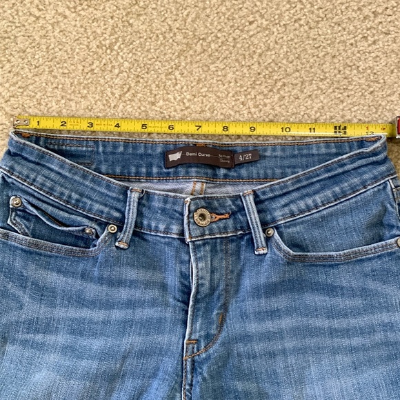 Levi's Demi Curve Mid Rise Skinny Jeans 4/27 - Picture 2 of 10
